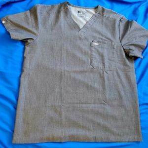 Figs Men Graphite Scrub Top